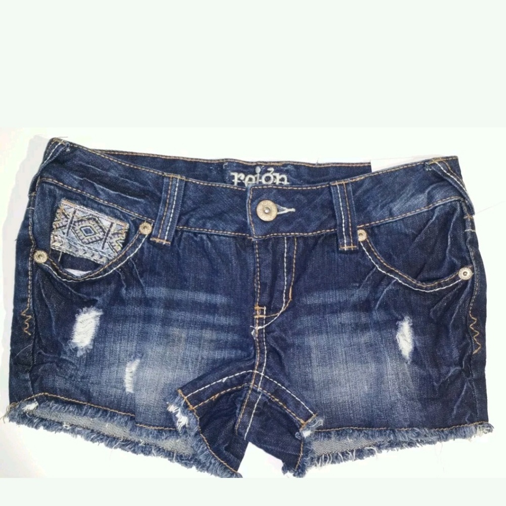 New with tags reign shorts size 5 embroidered